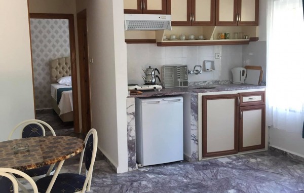 Güneş Apartments İçmeler