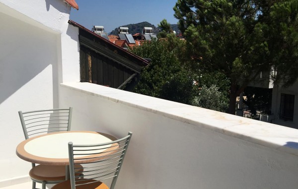 Güneş Apartments İçmeler