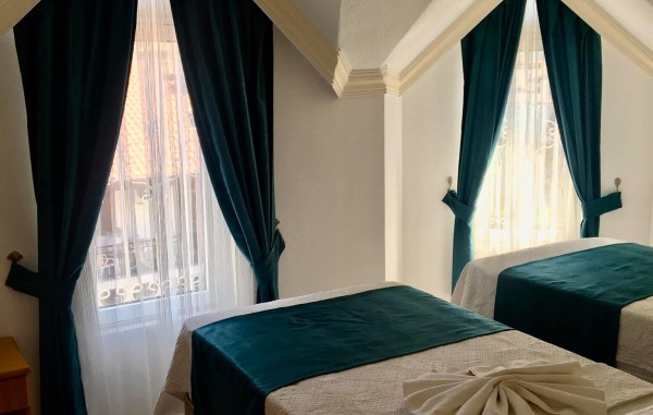 Güneş Apartments İçmeler