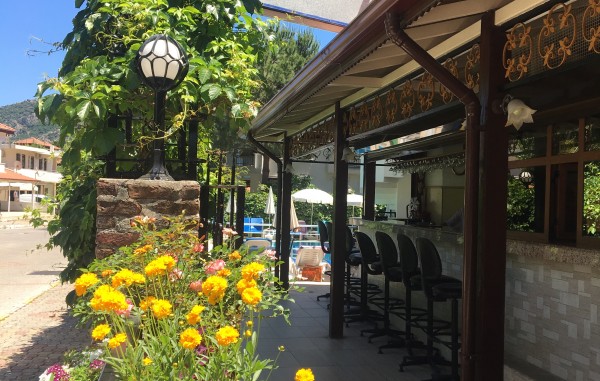 Güneş Apartments İçmeler