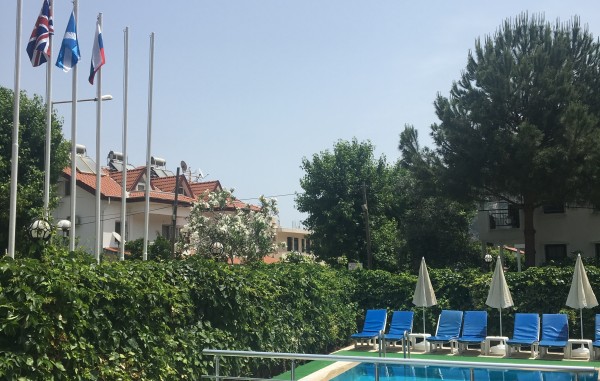 Güneş Apartments İçmeler