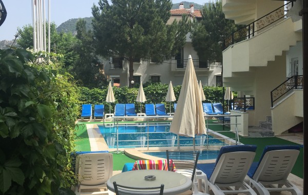 Güneş Apartments İçmeler