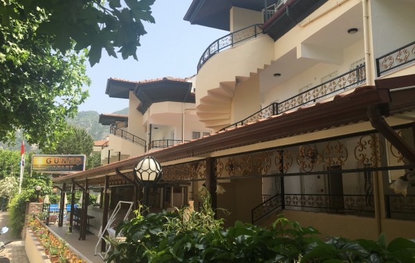 Güneş Apartments İçmeler